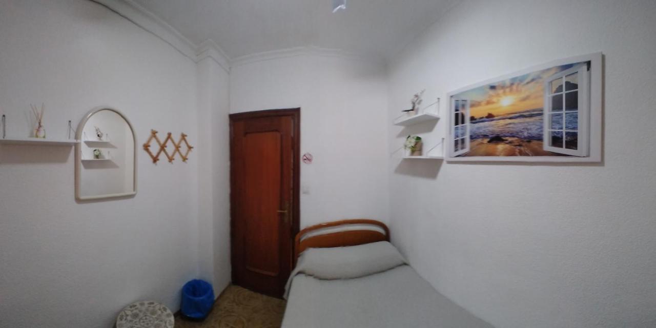 Cozy Single Room Mercado Central Аликанте Екстериор снимка