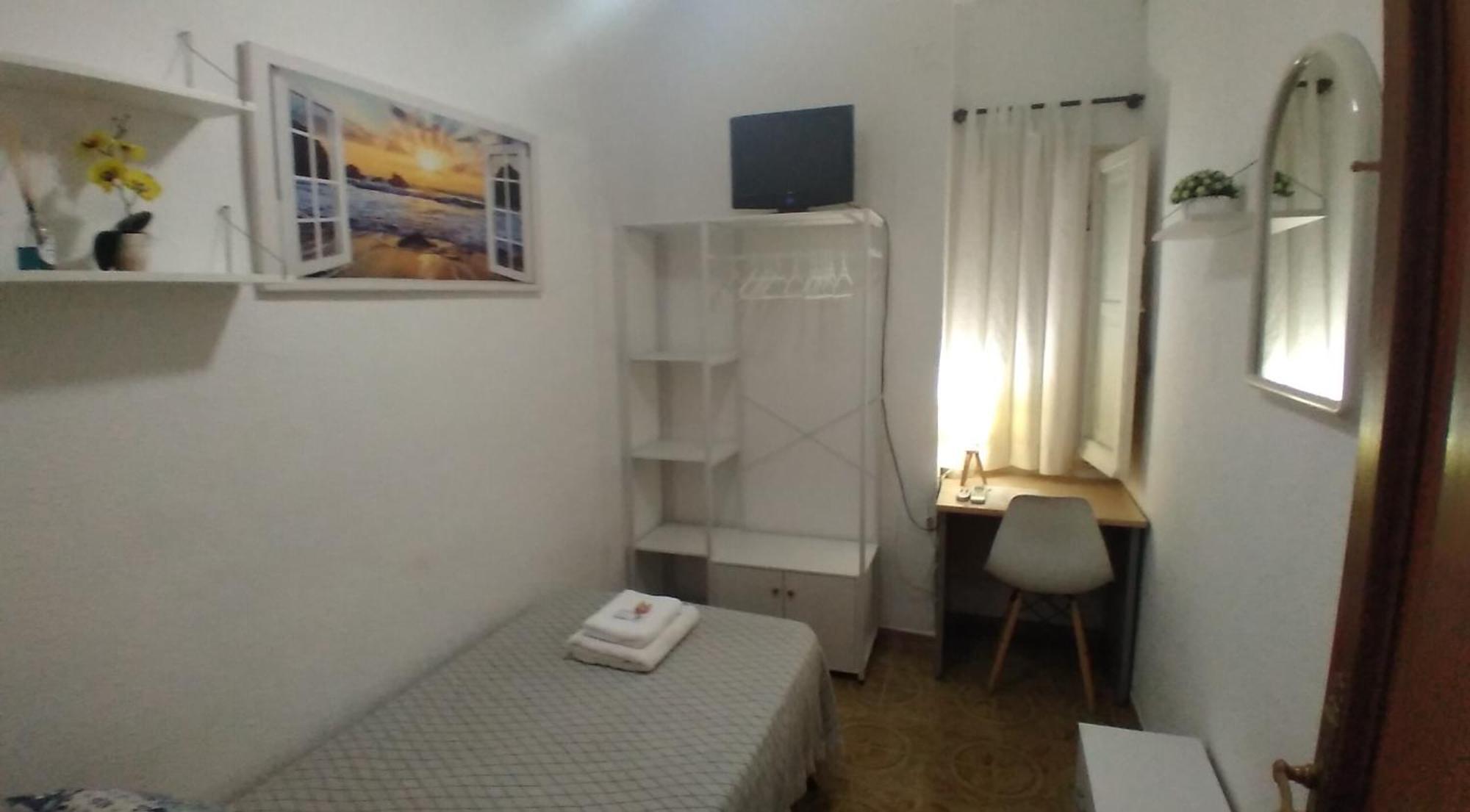 Cozy Single Room Mercado Central Аликанте Екстериор снимка